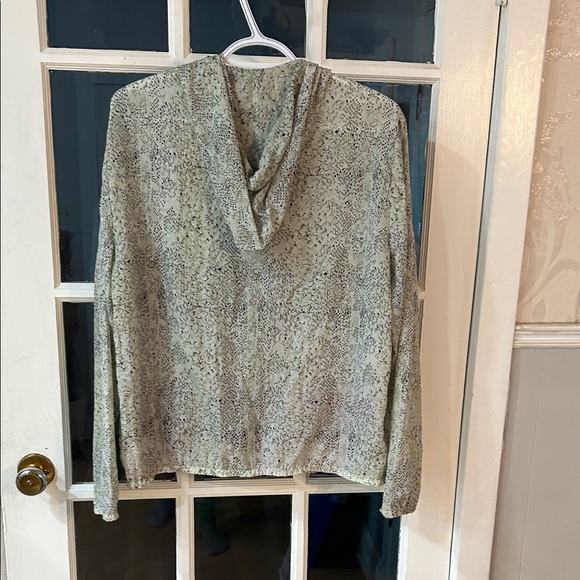 826.  Patterned Zip-Up Jacket - Picture 6 of 6